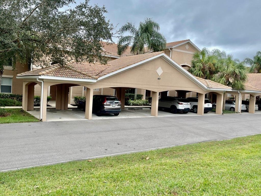 923 Fairwaycove Ln. #203, Bradenton, FL 34212