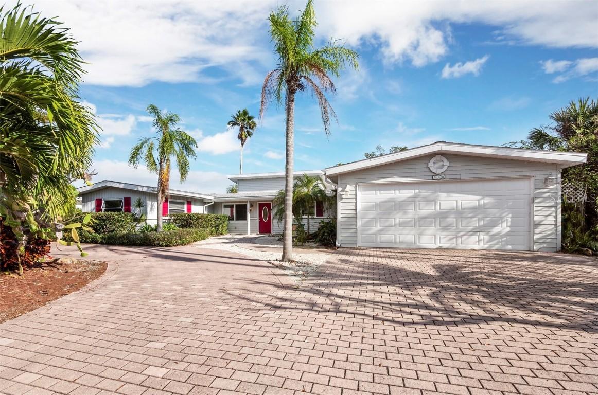530 De Narvaez Dr., Longboat Key, FL 34228