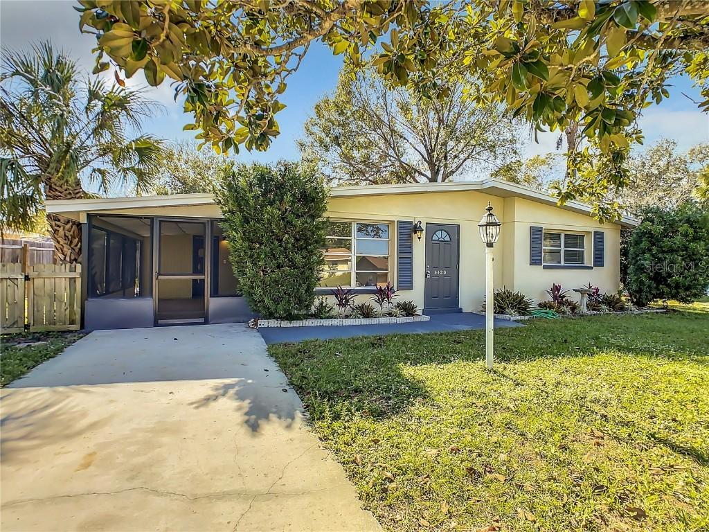 4420 E Drake Blvd., Bradenton, FL 34203