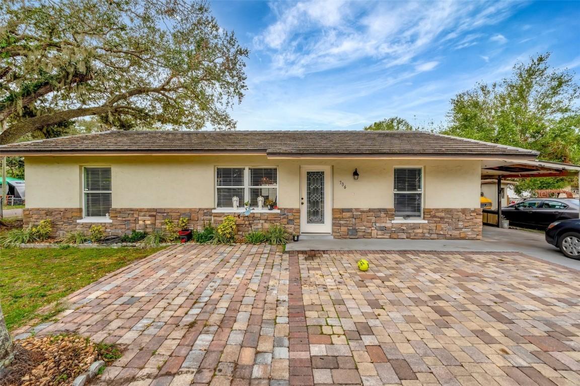 706 19th St., Bradenton, FL 34208