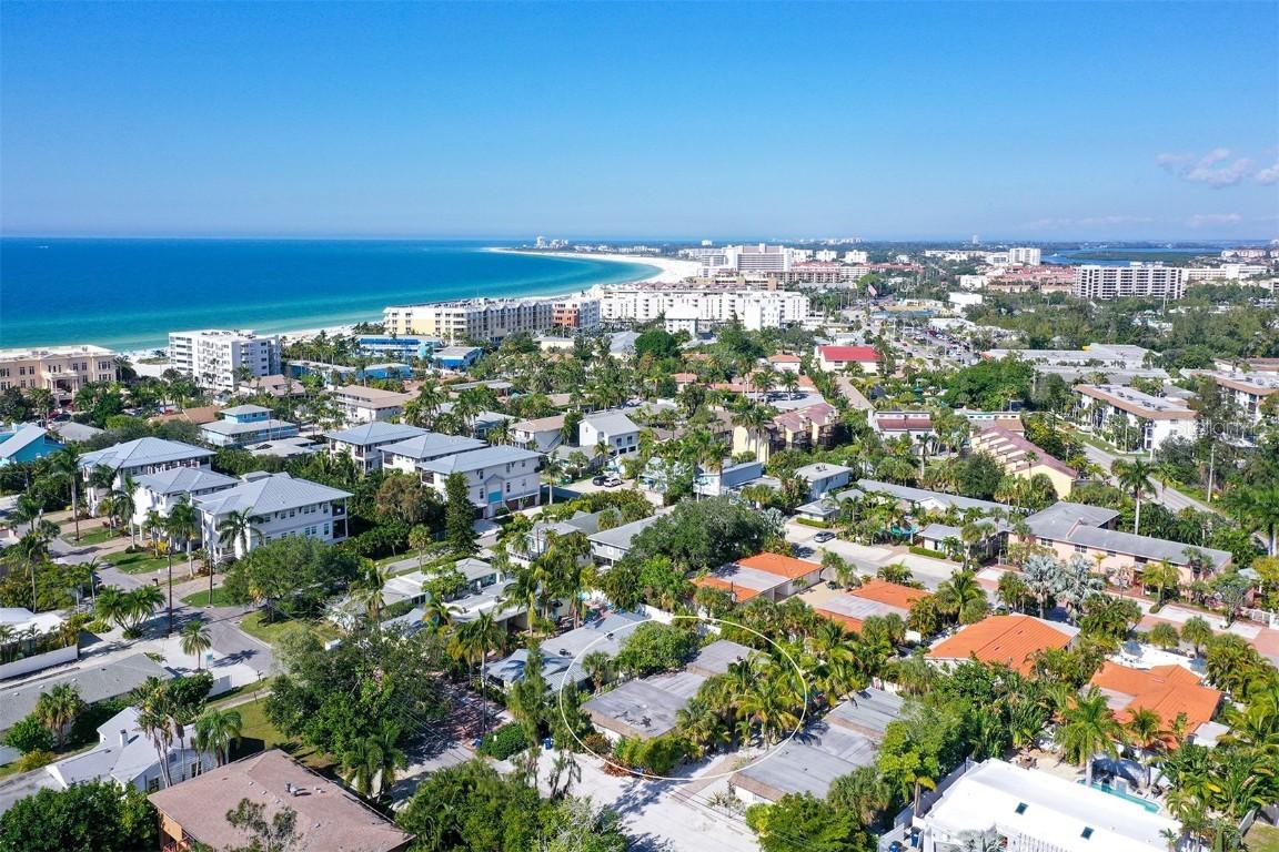 1119 Crescent St. #1119/1121, Sarasota, FL 34242