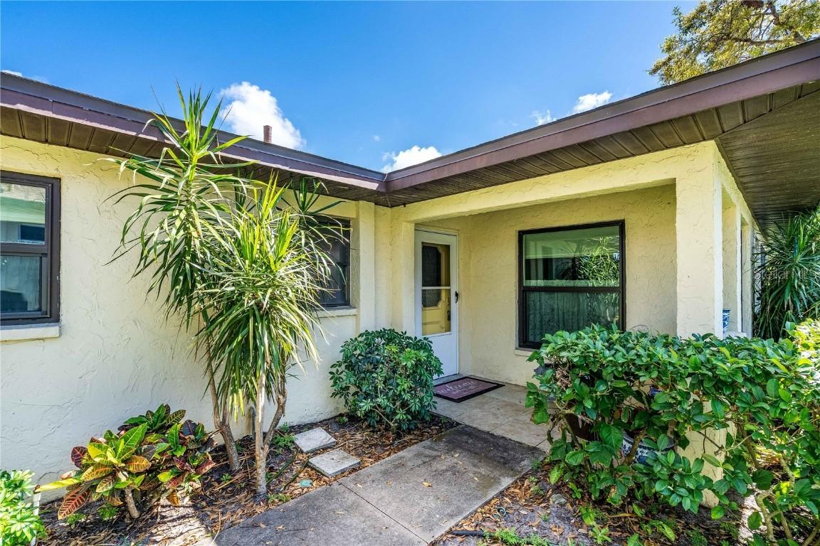 3316 Vivienda Blvd., Bradenton, FL 34207