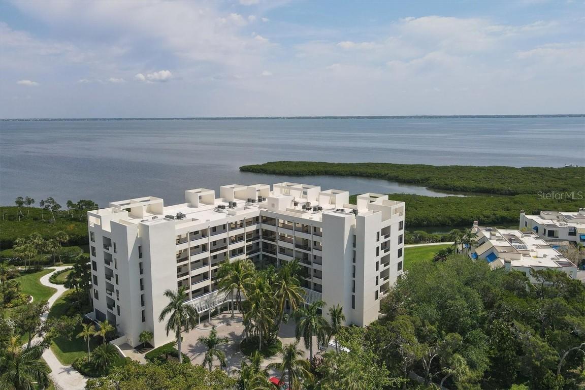 1930 Harbourside Dr. #141, Longboat Key, FL 34228