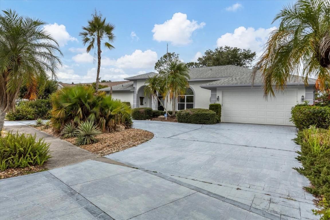 3758 Surrey Ln., Sarasota, FL 34235