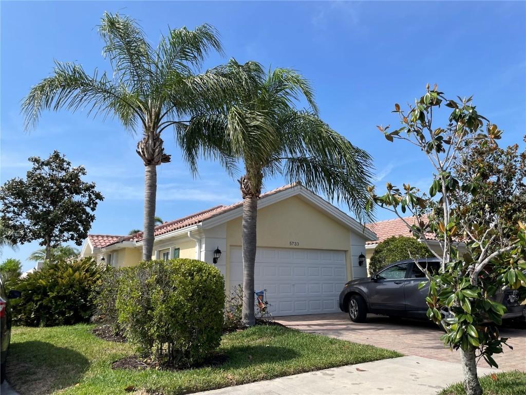 5733 Tristino Ln., Sarasota, FL 34238