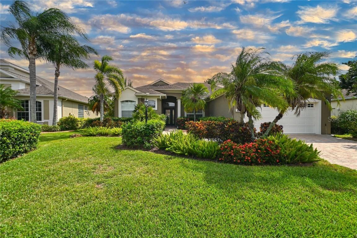 7611 Charleston St., Bradenton, FL 34201