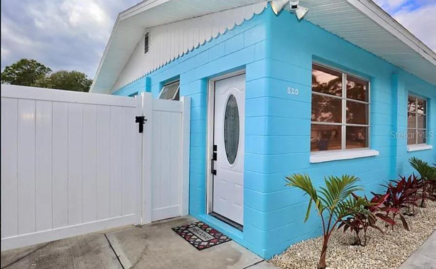 820 Palm Ave., Englewood, FL 34223