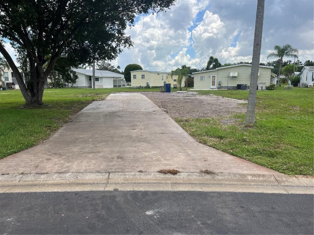 5316 53rd Ave. #H14, Bradenton, FL 34203