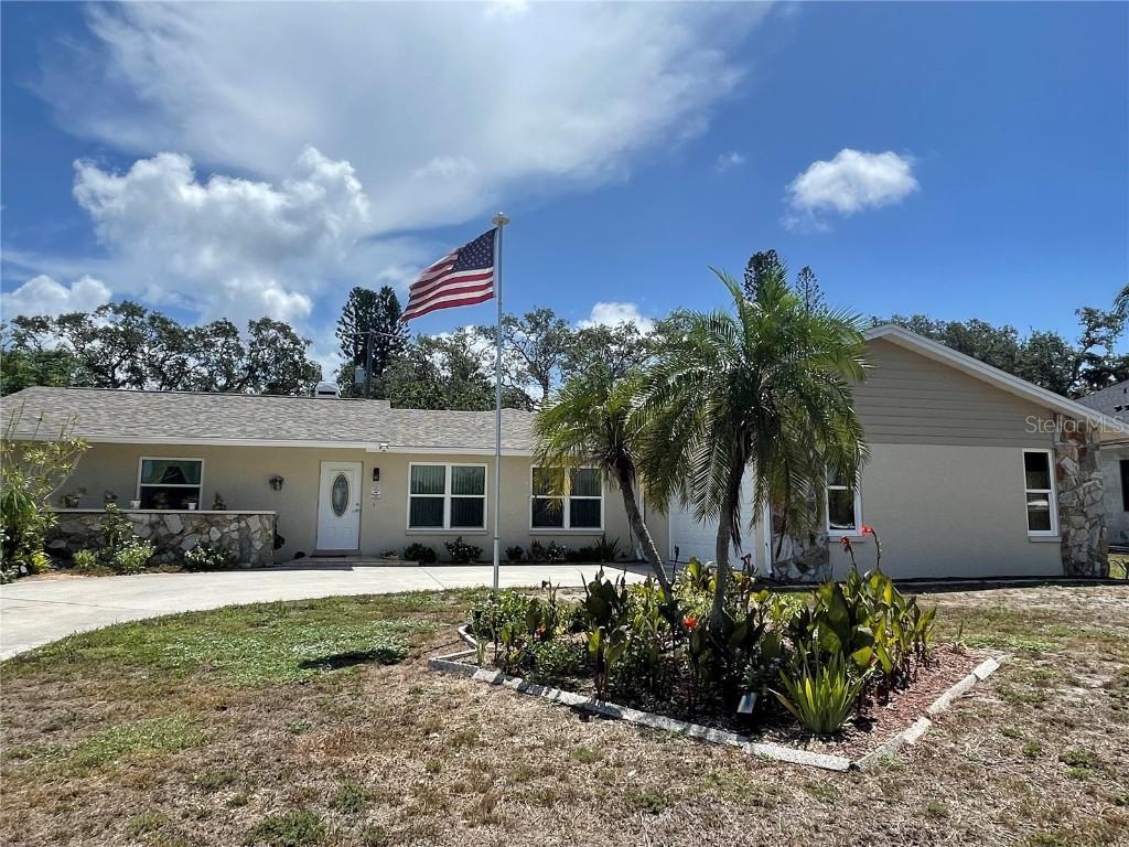 5363 & 5359 Montclair Pl., Sarasota, FL 34231