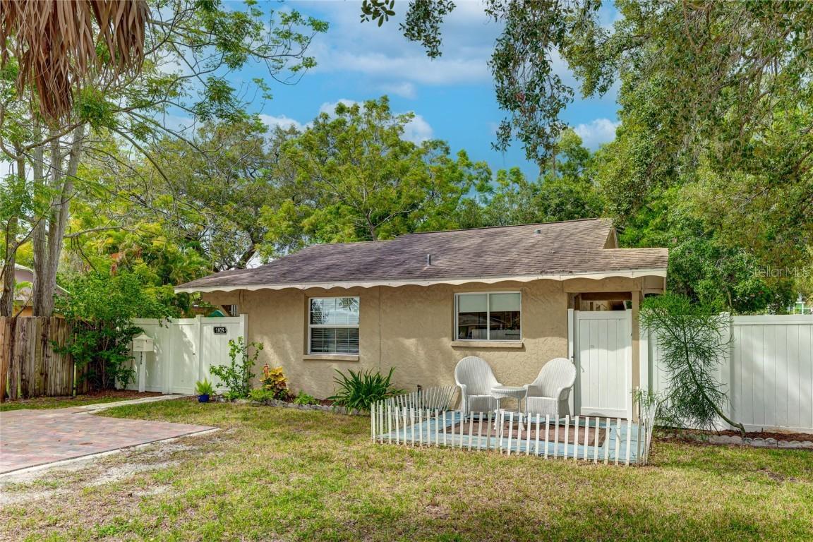 1825 4th St., Sarasota, FL 34236