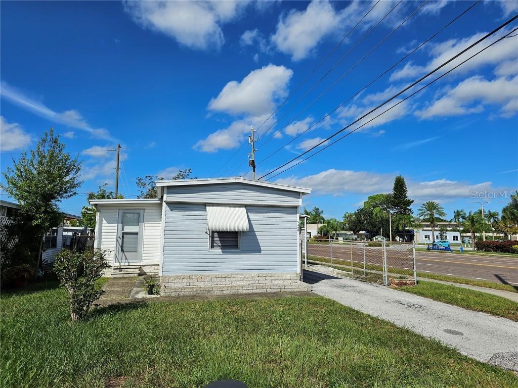 5360 W Pine St., St Petersburg, FL 33709