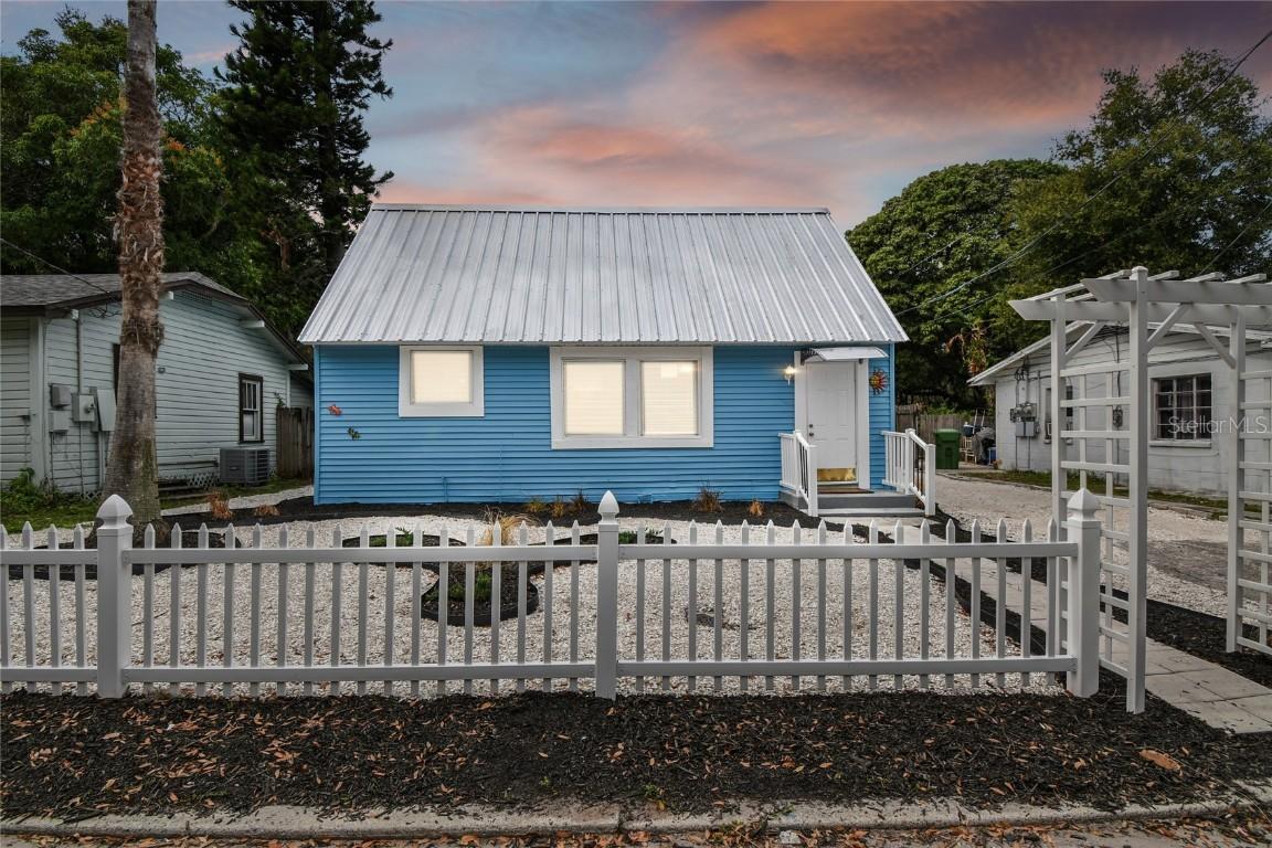 1414 W 17th St., Bradenton, FL 34205