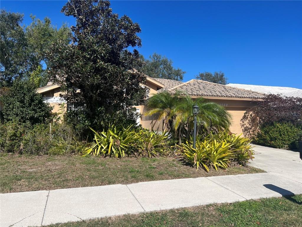 5660 Beaurivage Ave., Sarasota, FL 34243