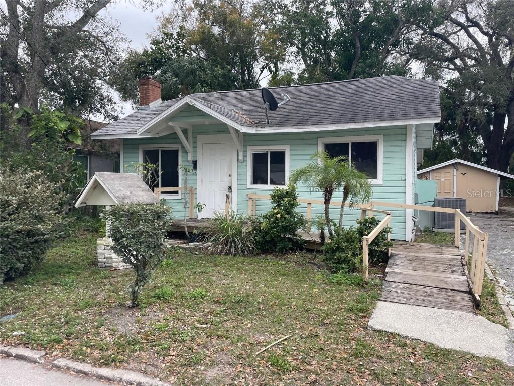 602 5th Avenue Dr., Bradenton, FL 34208
