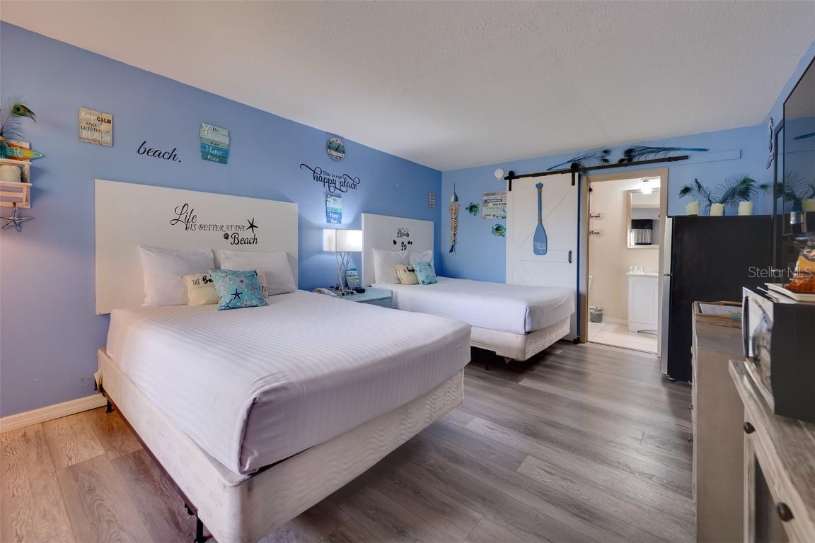 7150 N Tamiami Tr. #S-606, Sarasota, FL 34243