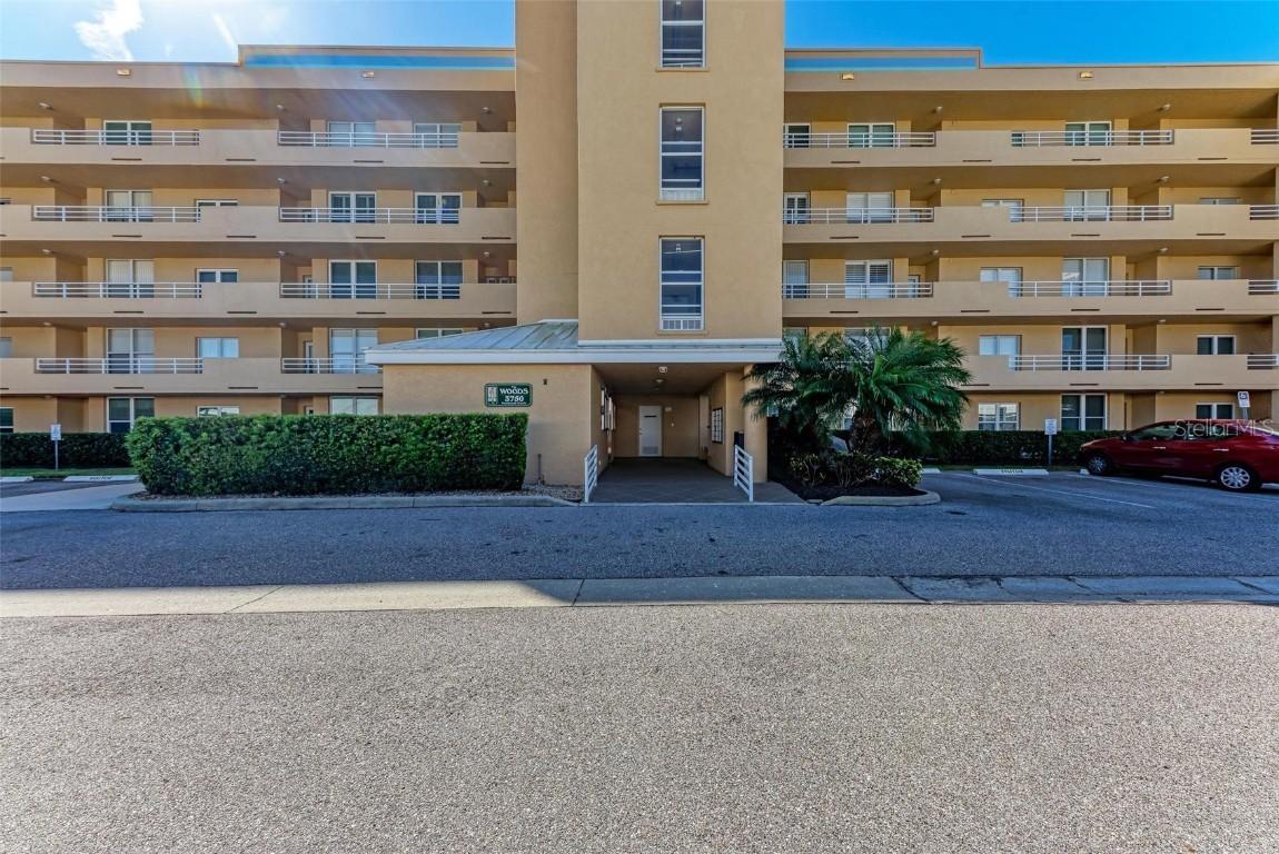 3750 Pinebrook Cir. #301, Bradenton, FL 34209