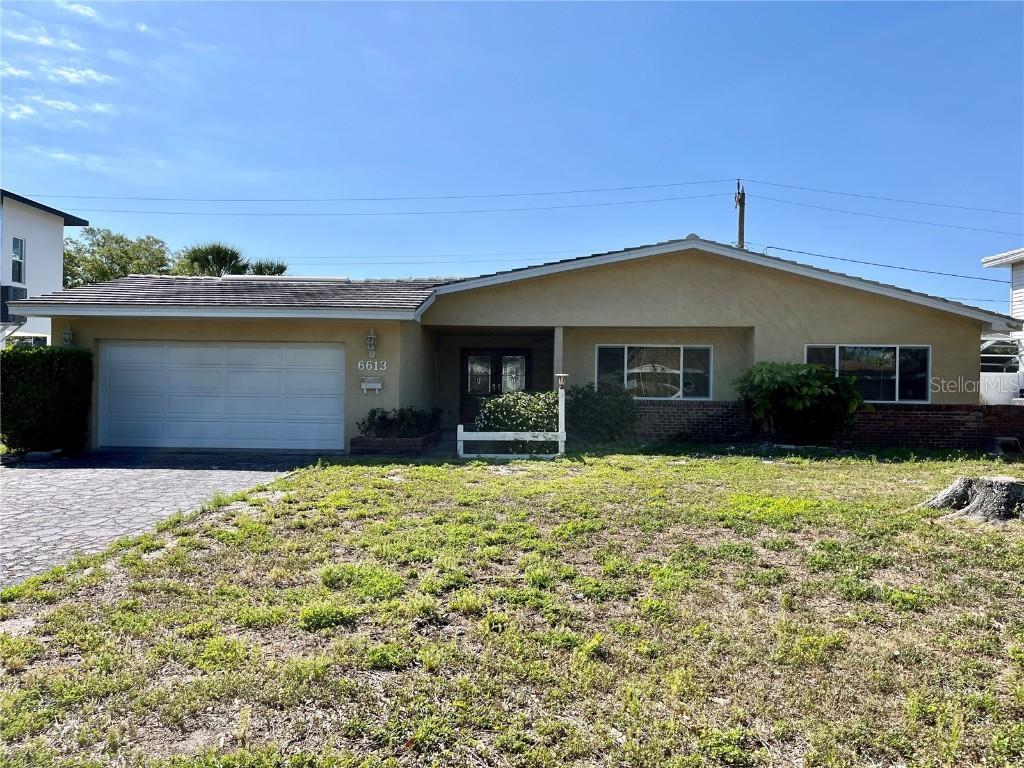 6613 Blue Heron Dr., St Petersburg, FL 33707