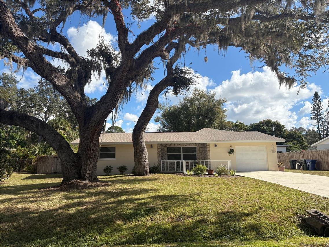 2025 Amanda Dr., Sarasota, FL 34232