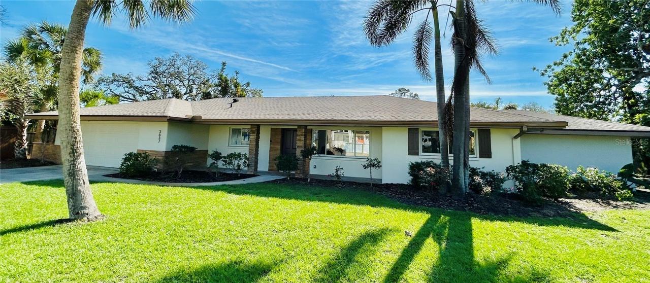 3637 Mineola Dr., Sarasota, FL 34239