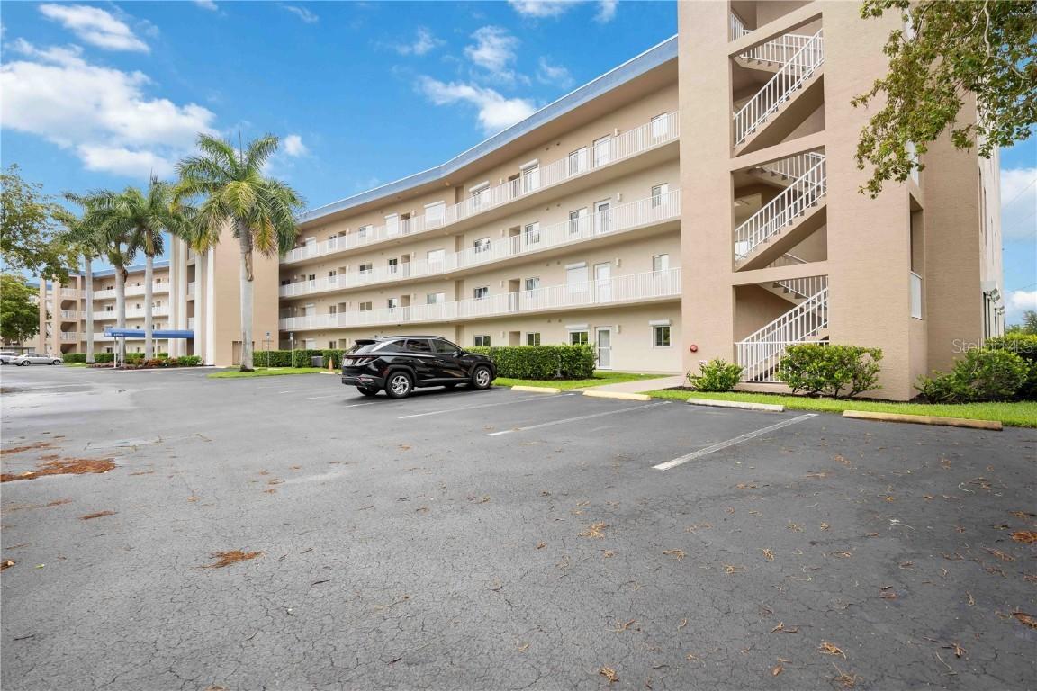 14931 Park Lake Dr. #PH12, Fort Myers, FL 33919