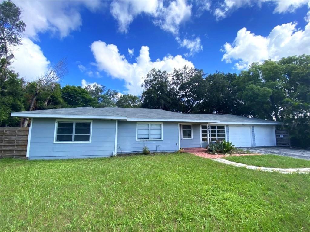 2825 Sequoia Ln., Sarasota, FL 34237