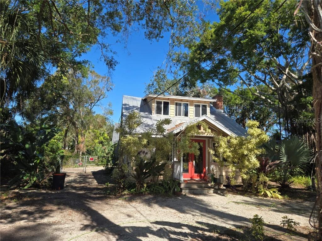 671 41st St., Sarasota, FL 34234