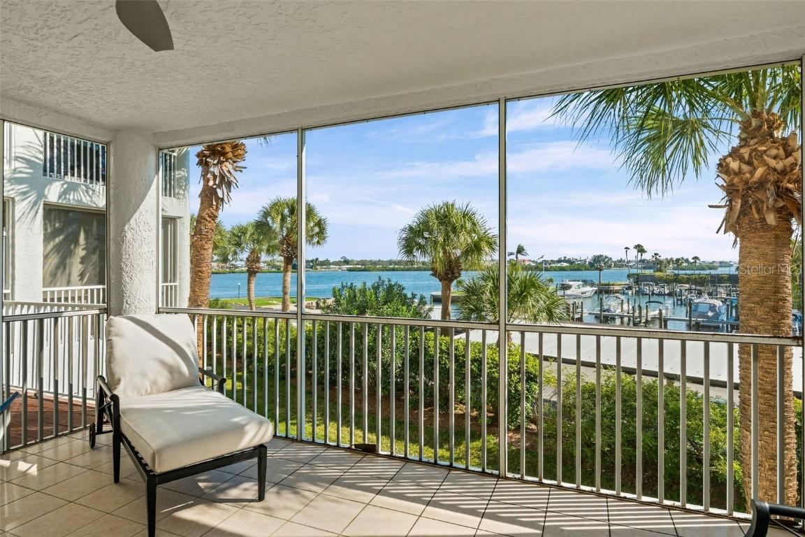 1260 Dolphin Bay Way #203, Sarasota, FL 34242