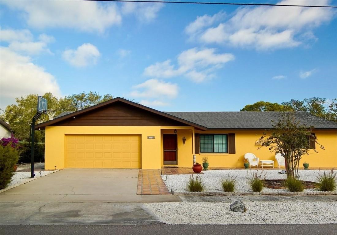 2633 Marlette St., Sarasota, FL 34231