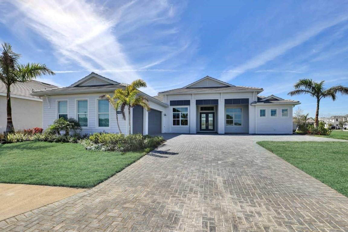 17938 Palmiste Dr., Bradenton, FL 34202
