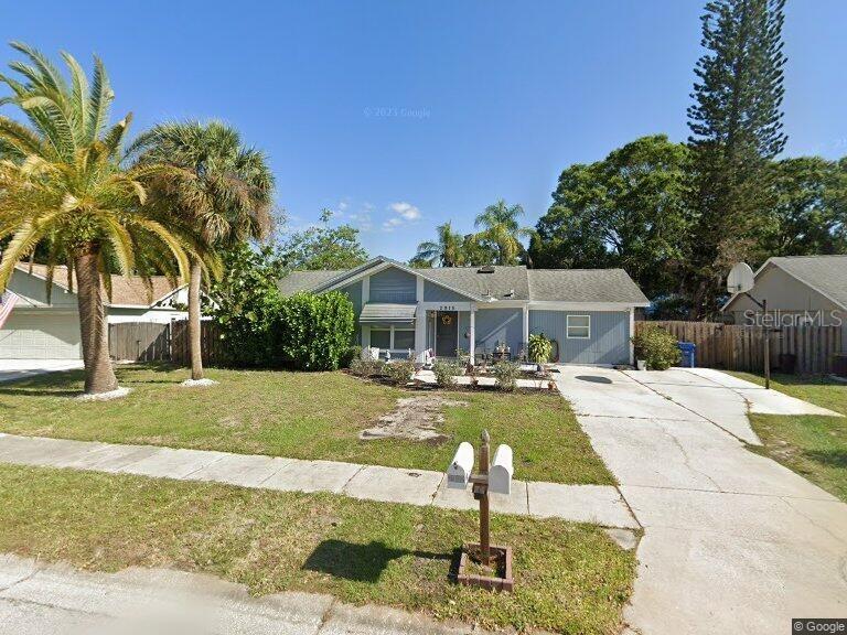 2915 Woodpine Cir., Sarasota, FL 34231