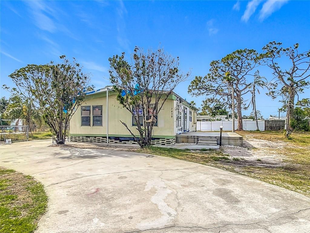 7438 San Casa Dr., Englewood, FL 34224
