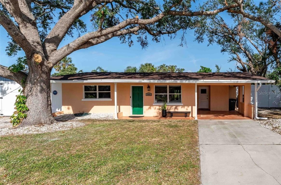 1841 Buccaneer Dr., Sarasota, FL 34231
