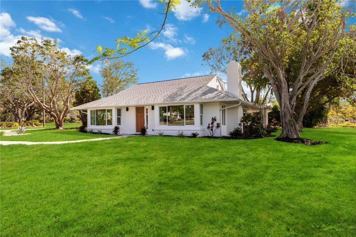 5246 Bay Shore Rd., Sarasota, FL 34234