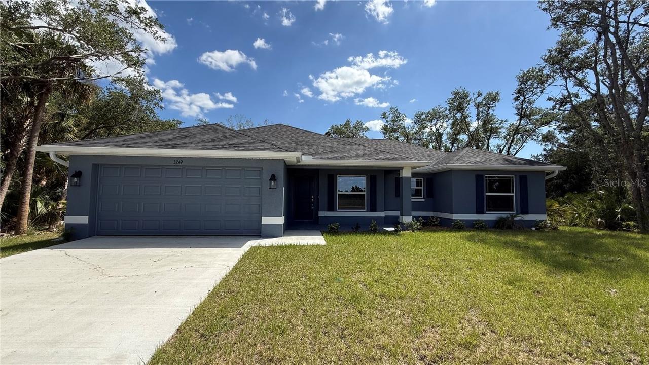 3249 Vickers Ln., North Port, FL 34286