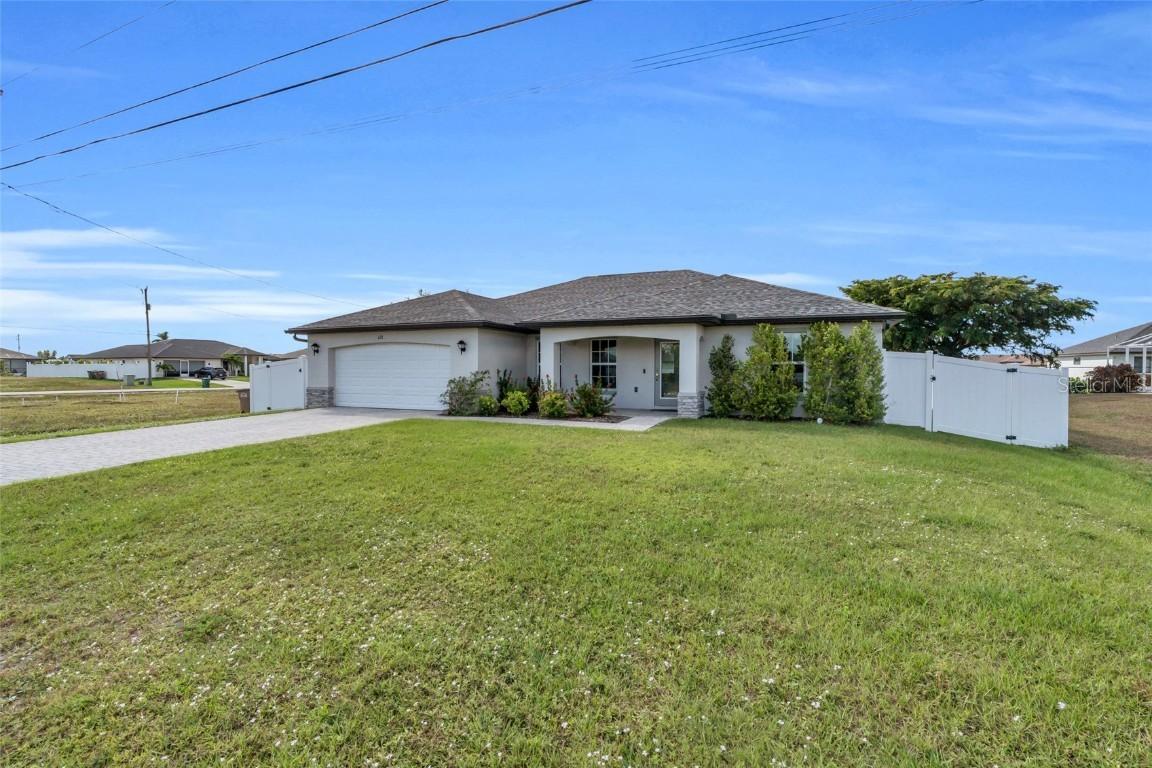 618 NE 2nd Pl., Cape Coral, FL 33909
