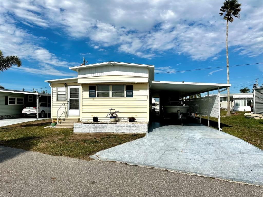 290 Nassau Dr., Palmetto, FL 34221