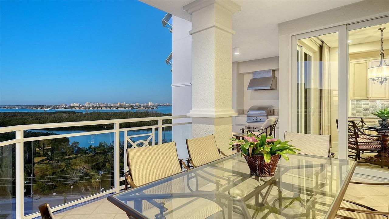 2050 Benjamin Franklin Dr. #B904, Sarasota, FL 34236