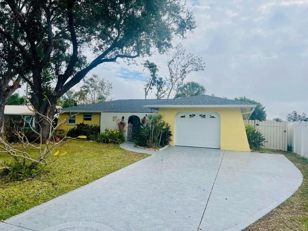 719 Wood Ln., Sarasota, FL 34237