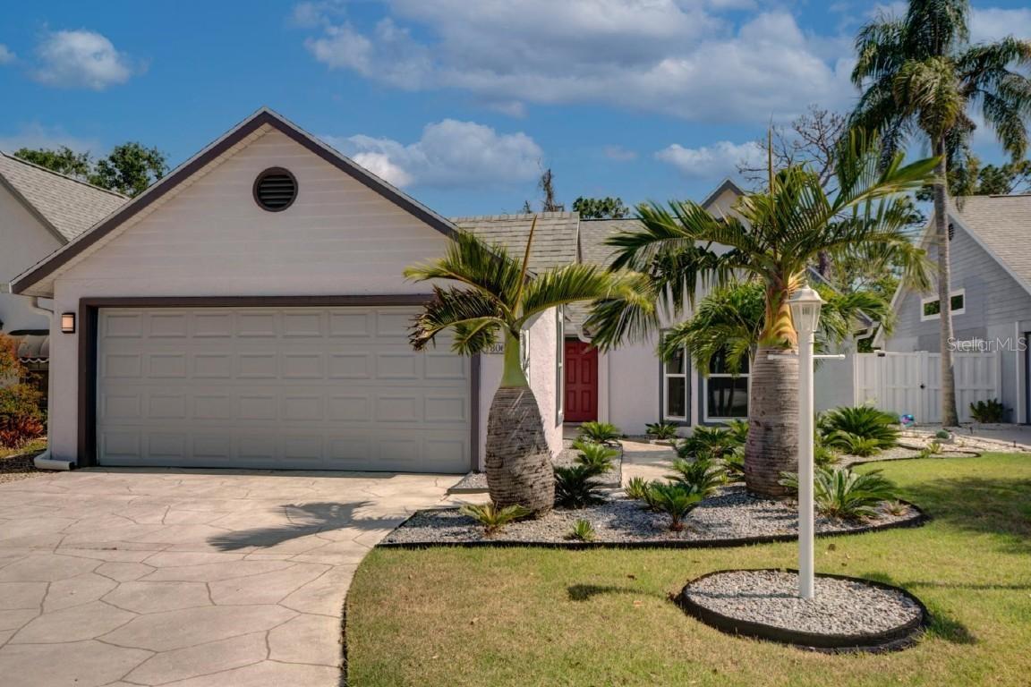 7806 Ontario Street Cir., Sarasota, FL 34243