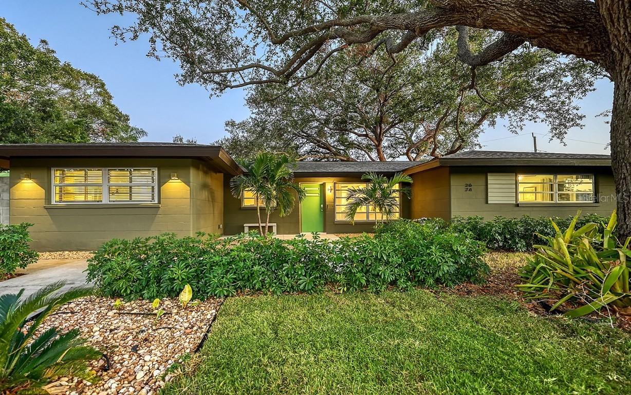 2674 Jefferson Cir., Sarasota, FL 34239