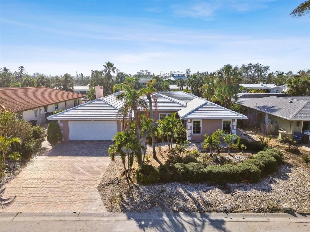 322 Avenida De Paradisio, Sarasota, FL 34242
