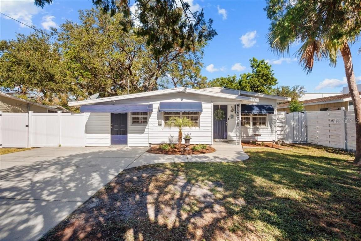 2369 Browning St., Sarasota, FL 34237