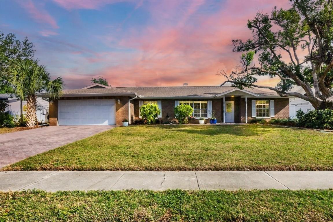 2215 39th St., Bradenton, FL 34205