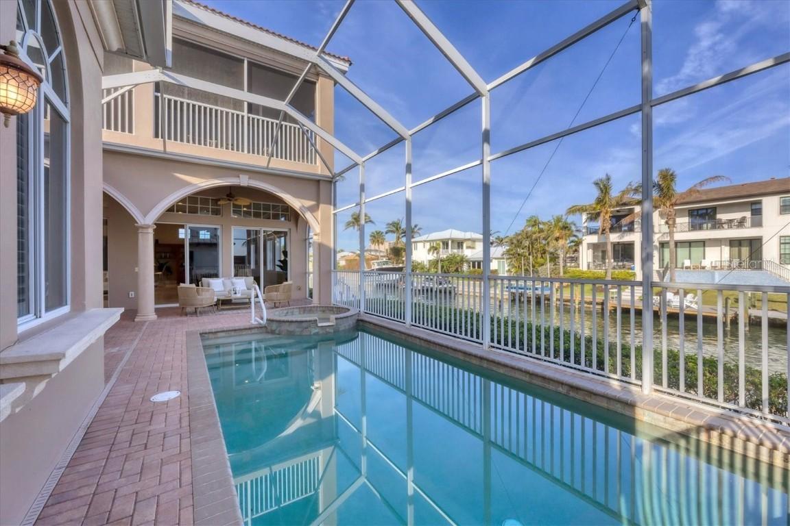 591 Putting Green Ln., Longboat Key, FL 34228