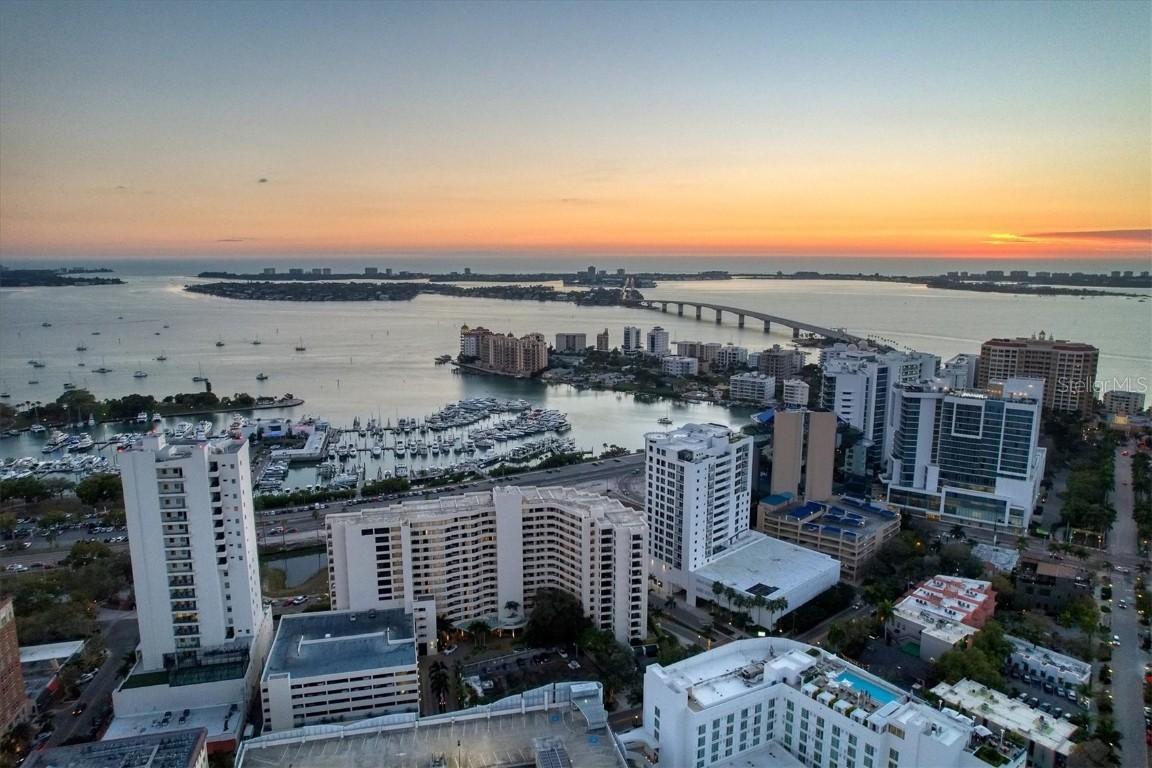 1255 N Gulfstream Ave. #PH1501, Sarasota, FL 34236