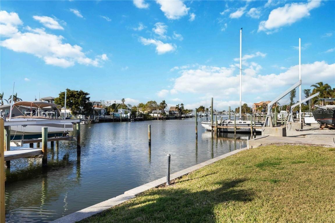 806 Arlington Rd., Palmetto, FL 34221