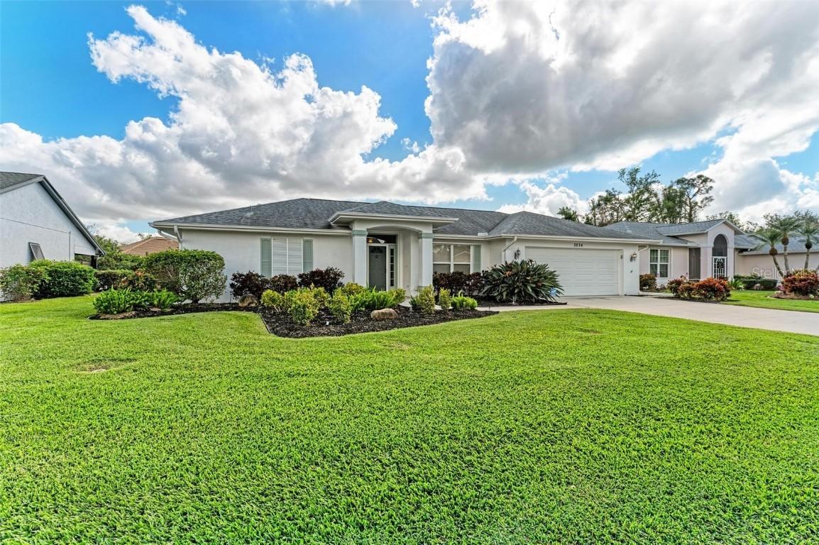 5024 Southern Pine Cir., Venice, FL 34293