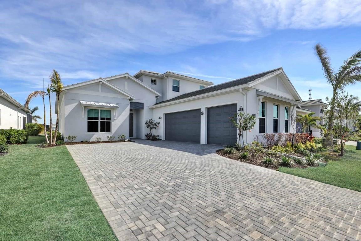 8035 Redonda Loop, Bradenton, FL 34202