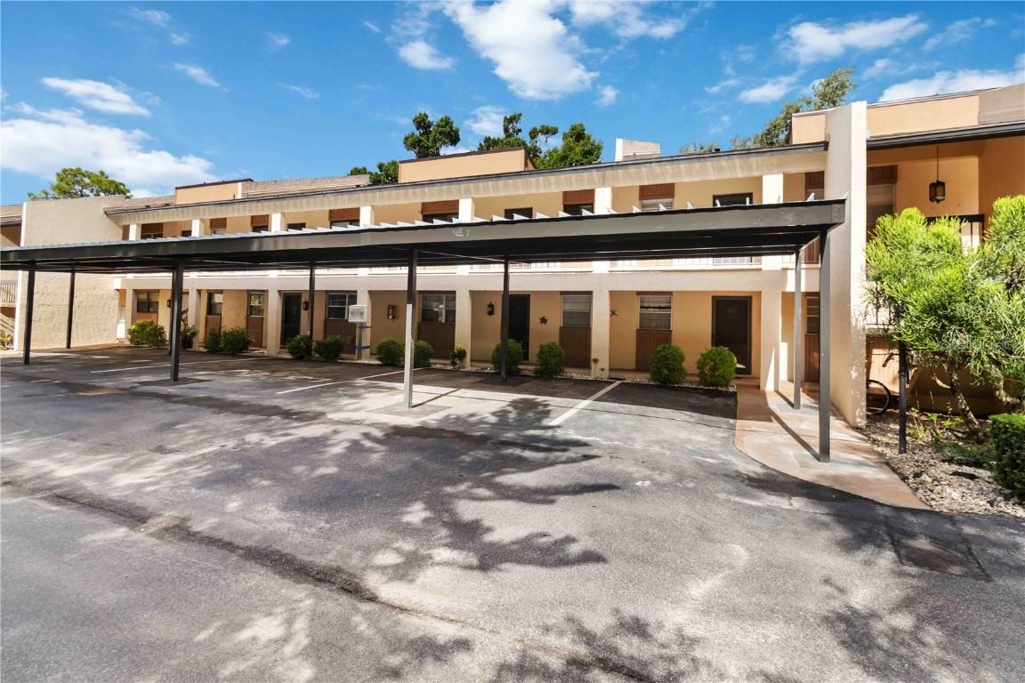 2522 Clubhouse Dr. #204, Sarasota, FL 34232
