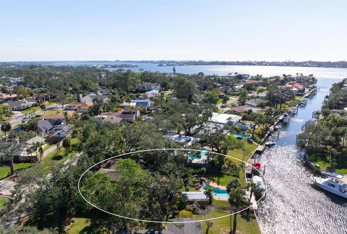1827 Baywood Dr., Sarasota, FL 34231
